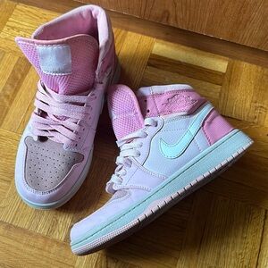 Jordan 1s Mid Digital Pink/ White Pink Foam women 5.5